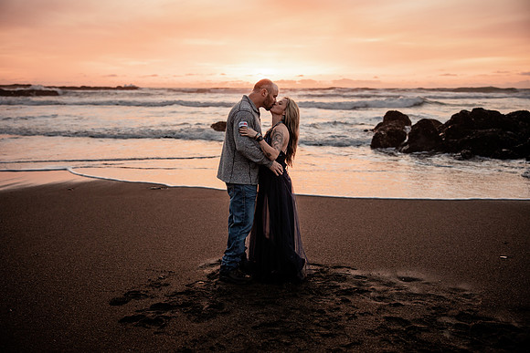 Stuart-Monique-Lincoln-City-Fogarty-creek-Oregon-Couples-Photos-3214