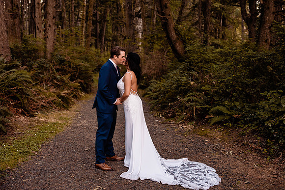Lacey-Tom-Depoe-Bay-Oregon-Elopement-Photos-2-31