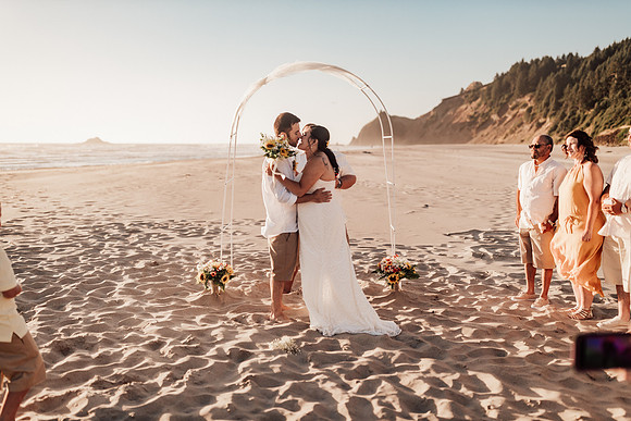 Anthony-Drayann-roadsend-lincoln-city-oregon-elopement-photos-7323
