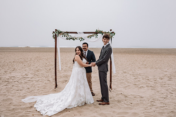 Nate-Bella-Lincoln-City-Oregon-Intimate-Beach-Wedding-Photo-9