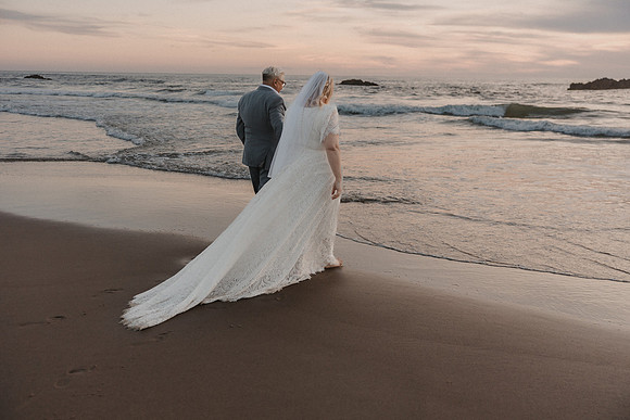 Marcus-Lori-Chinook-Winds-Seafood-Grille-Lincoln-City-Oregon-Wedding-Photos (468 of 477)
