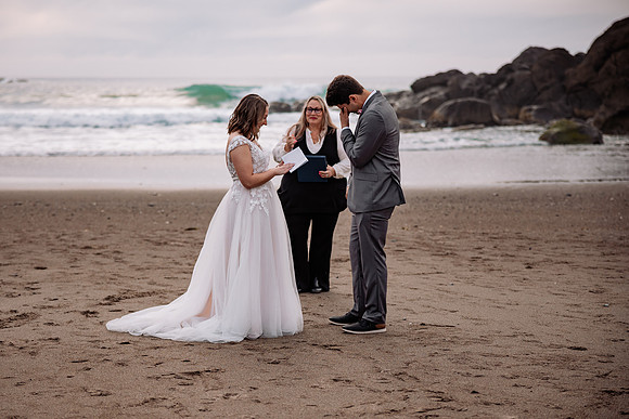 Eric-Kylee-Fishing-Rock-Elopement-Depoe-Bay-0regon-Photos-4634