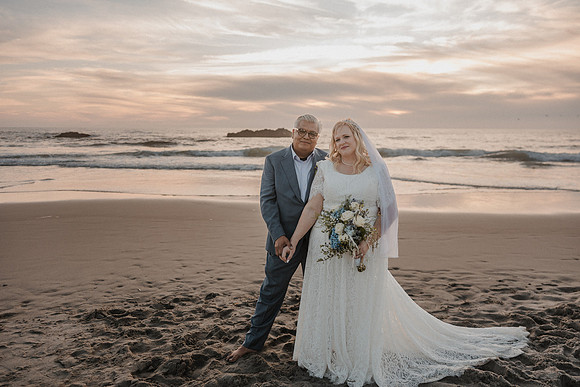 Marcus-Lori-Chinook-Winds-Seafood-Grille-Lincoln-City-Oregon-Wedding-Photos (445 of 477)