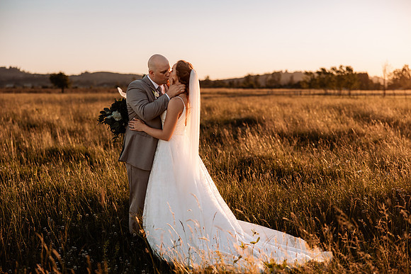 Chris-Victoria-Wedding-Photos-2022-Oregon-PORTRAITS (18)