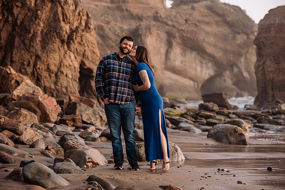 brittani-Nick-Otter-Crest-Couples-Photo-Session-Oregon-1316