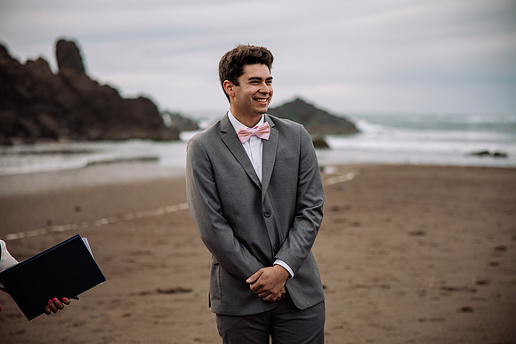 Eric-Kylee-Fishing-Rock-Elopement-Depoe-Bay-0regon-Photos-4536