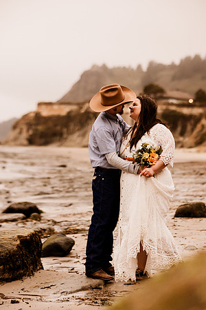Trevyn-Ky-Otter-Crest-Devils-Punchbowl-Depoe-Bay-Oregon-Elopement-Photos-9716