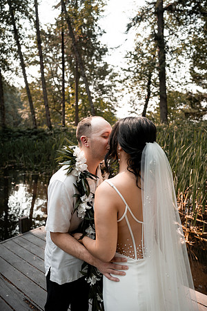 Ryan-Lynsie-Bridal-Veil-Lakes-Portland-Oregon-Weddingg-13