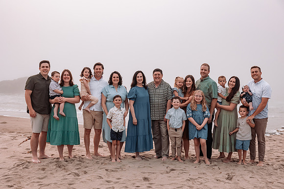 Family-Photos-2024-Lincoln-City-Oregon-1