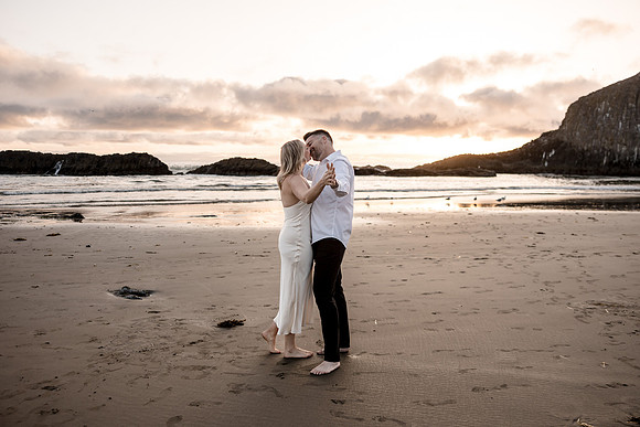 Andy-Stacia-seal-rock-engagement-session-oregon-photos (25 of 67)