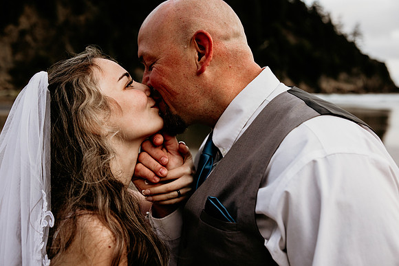 Kacey-Short-Sand-Beach-Tillamook-Oregon-Elopement (92 of 128)