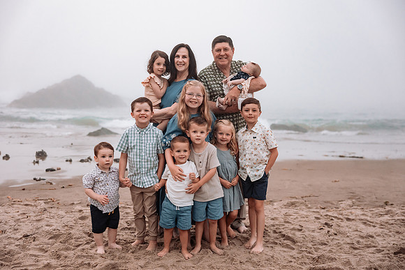 Family-Photos-2024-Lincoln-City-Oregon-36