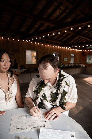Ryan-Lynsie-Bridal-Veil-Lakes-Portland-Oregon-Weddingg-12