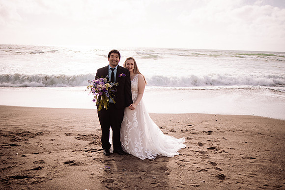 Darrick-Hillary-Gleneden-Oregon-Beach-Elopement-Photos