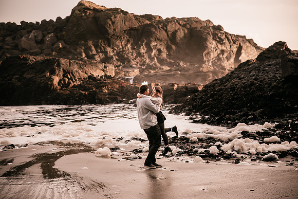 jace-love-porposal-newport-oregon-yaquina-lighthouse-photos (20 of 54)