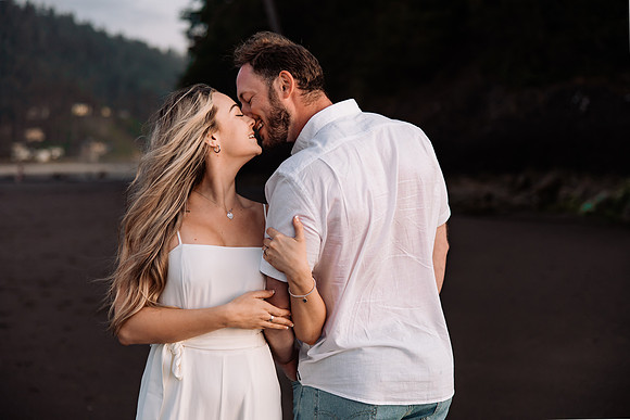 Kannon-Ashley-Surpise-Proposal-Rock-Neskowin-Oregon-Photos (70 of 94)