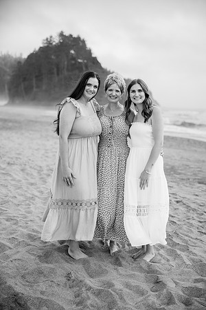 Marybeth-Neskowin-Oregon-Family-Photos-2025 (10 of 78)