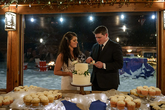 Tyler-Brittani-Lake-Priest-Idaho-Winter-Snow-Wedding-2021-04509