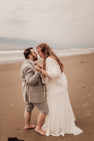 Jordan-Lainey-Roads-End-lincoln-City-oregon-airbnb-Elopement-photos-97