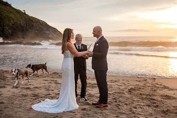 Jillian-Peter-Depoe-Bay-Oregon-Elopement-photos-8