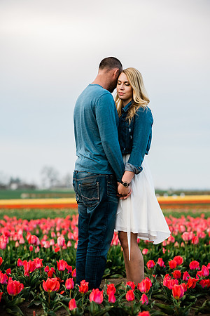 Kyle-Hannah-Wooden-Shoe-Tulip-Festival-Couples-Photos-2021-2412
