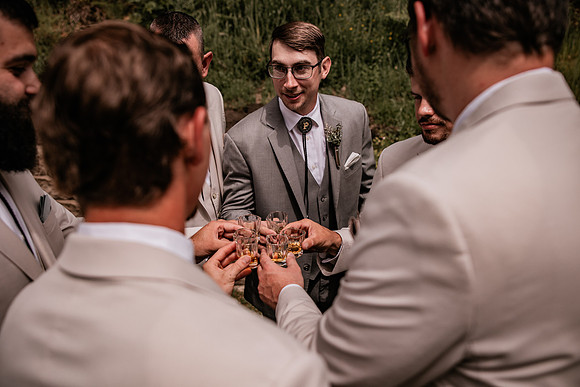 Mark-Darian-Peck-2024-Wedding-Photos-getting-ready (53 of 101)