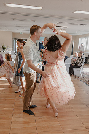 Marcus-Lori-Chinook-Winds-Seafood-Grille-Lincoln-City-Oregon-Wedding-Photos (387 of 477)