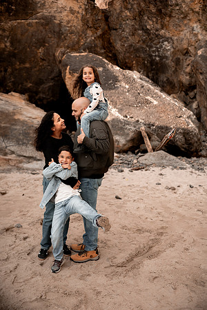 Kristina-family-photos-2025-Hug-Point-Oregon (9 of 51)