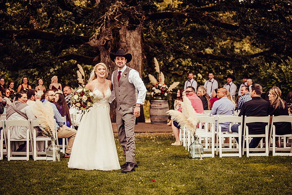 Gage-Mckayla-Adeline-Farm-Wedding-Photos-2021-9317
