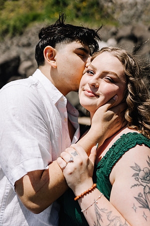 Yaquina-Engagement-Photos-2025 (23 of 33)