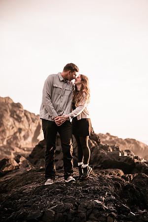 jace-love-porposal-newport-oregon-yaquina-lighthouse-photos (22 of 54)