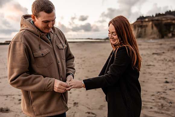 cole-jenn-suprise-proposal-otter-crest-beach-depoe-bay-oregon-photos-9646