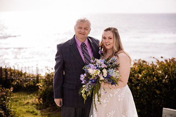 Darrick-Hillary-Gleneden-Oregon-Beach-Elopement-Photos