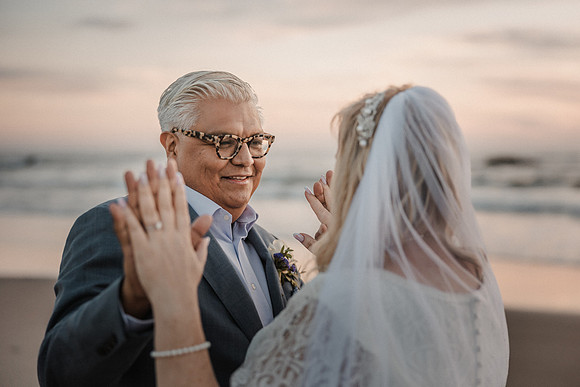 Marcus-Lori-Chinook-Winds-Seafood-Grille-Lincoln-City-Oregon-Wedding-Photos (463 of 477)