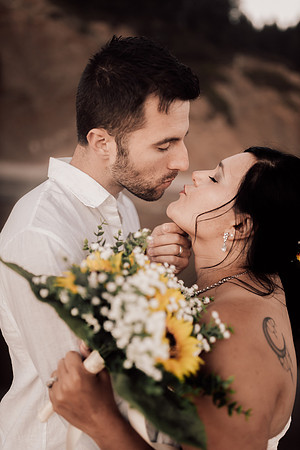 Anthony-Drayann-roadsend-lincoln-city-oregon-elopement-photos-7862