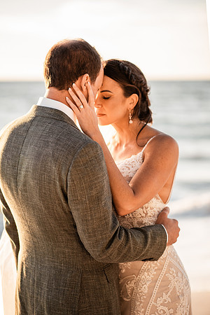 Bennett-Tamra-Sunset-Beach-House-Wedding-Saint-Peterburg-Florida-2021-2702