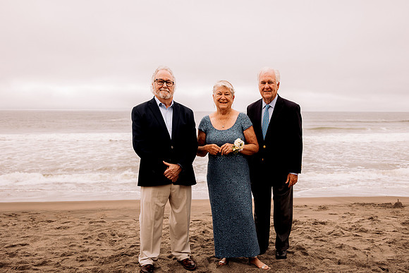 Joe-inn-at-spanish-head-lincoln-city-oregon-wedding-47