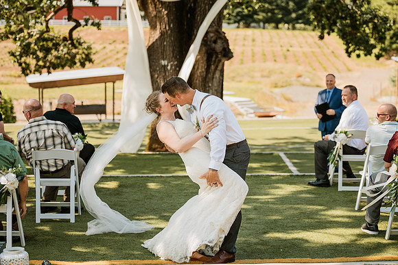 Brad-Jessica-Redland-Family-Farm-Oregon-City-Wedding-Photos-4199