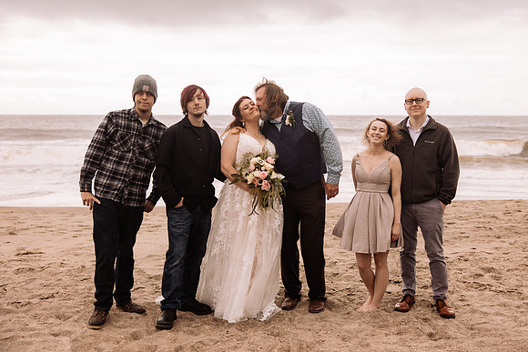 Jeff-April-Inn-Spanish-Head-Lincoln-City-oregon-Wedding-2022 (171 of 299)