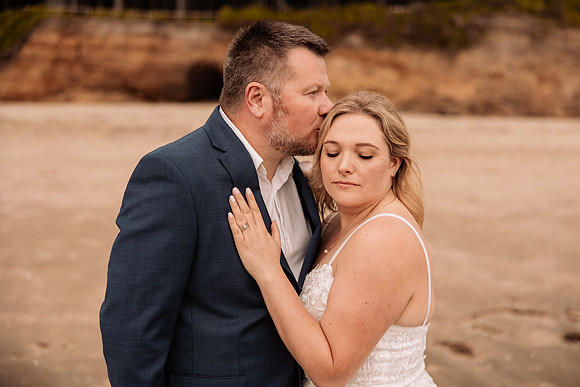 Justin-Emily-Elopement-Cape-Lookout-Tillamook-Oregon-Photos (30 of 61)