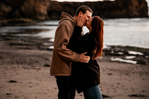 cole-jenn-suprise-proposal-otter-crest-beach-depoe-bay-oregon-photos-9952