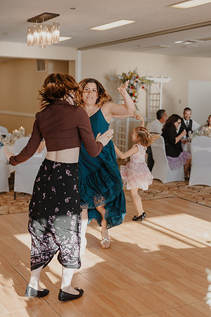 Marcus-Lori-Chinook-Winds-Seafood-Grille-Lincoln-City-Oregon-Wedding-Photos (324 of 477)