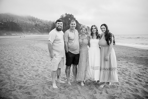Marybeth-Neskowin-Oregon-Family-Photos-2025 (9 of 78)