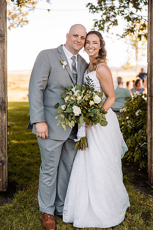 Chris-Victoria-Wedding-Photos-2022-Oregon-PORTRAITS (6)