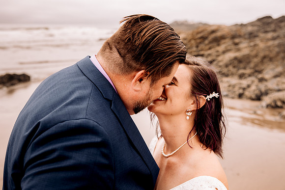 Joe-inn-at-spanish-head-lincoln-city-oregon-wedding-74