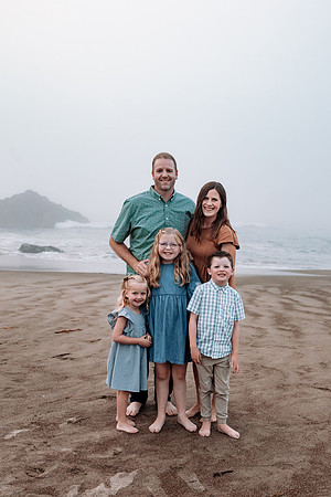 Family-Photos-2024-Lincoln-City-Oregon-14