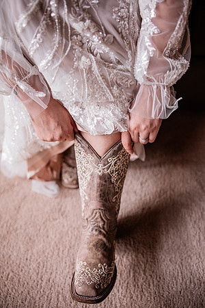 Mark-Darian-Peck-2024-Wedding-Photos-getting-ready (68 of 101)