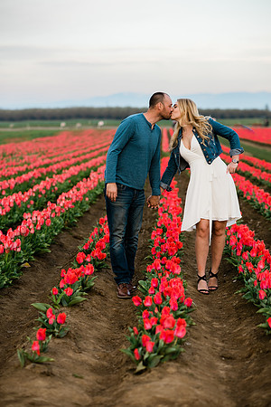 Kyle-Hannah-Wooden-Shoe-Tulip-Festival-Couples-Photos-2021-2398