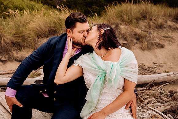 Joe-inn-at-spanish-head-lincoln-city-oregon-wedding-61