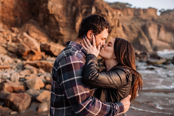 brittani-Nick-Otter-Crest-Couples-Photo-Session-Oregon-1056
